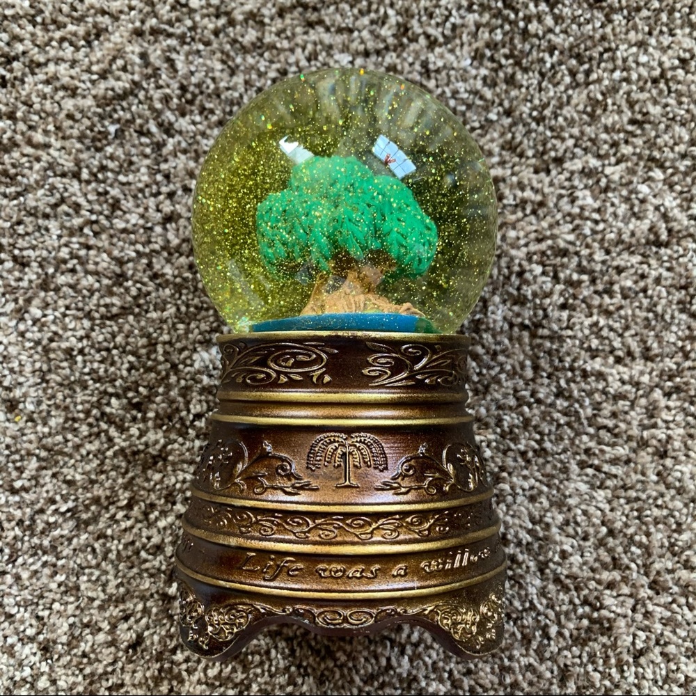 NEW Taylor Swift “Life Was A Willow” Snow Globe - Picture 7 of 13